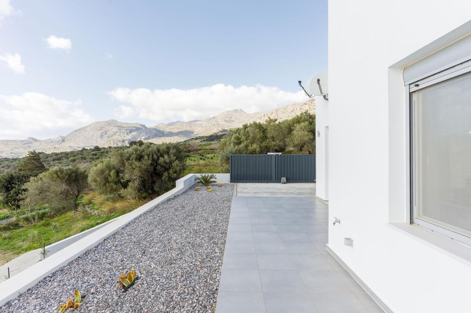 Ioannis House