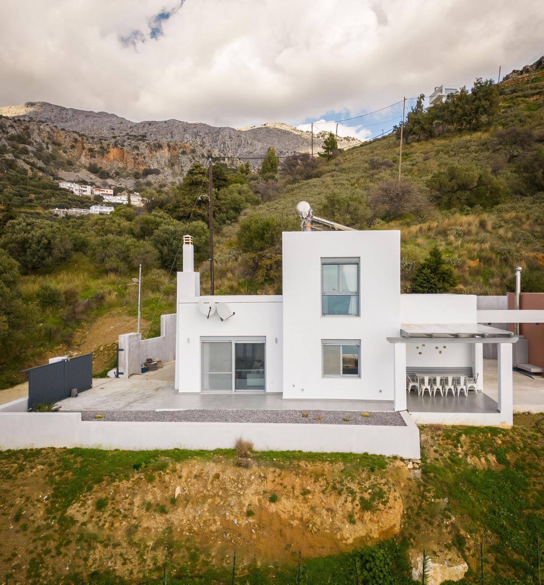 Ioannis House